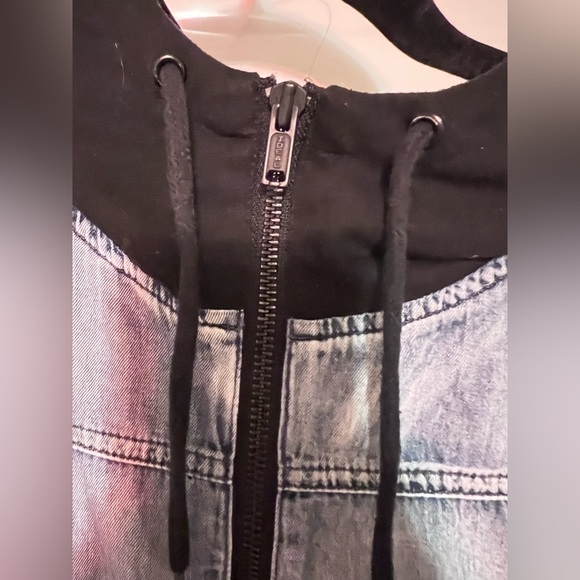 Volcom Zip Up Jacket - Picture 4 of 9